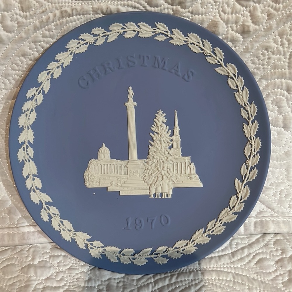 Wedgewood‎ 1970 Christmas plate - Picture 2 of 16